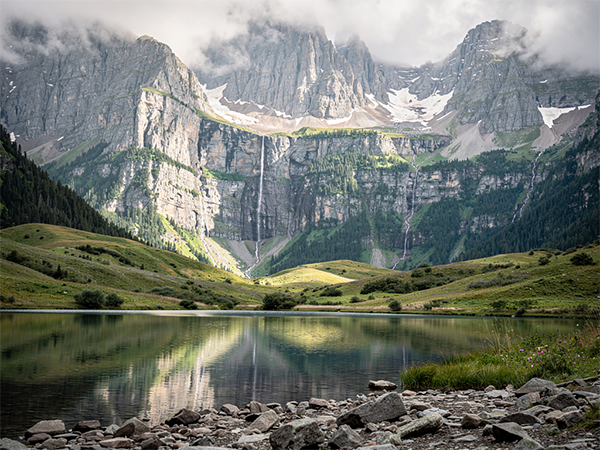 The Faceless Mountains